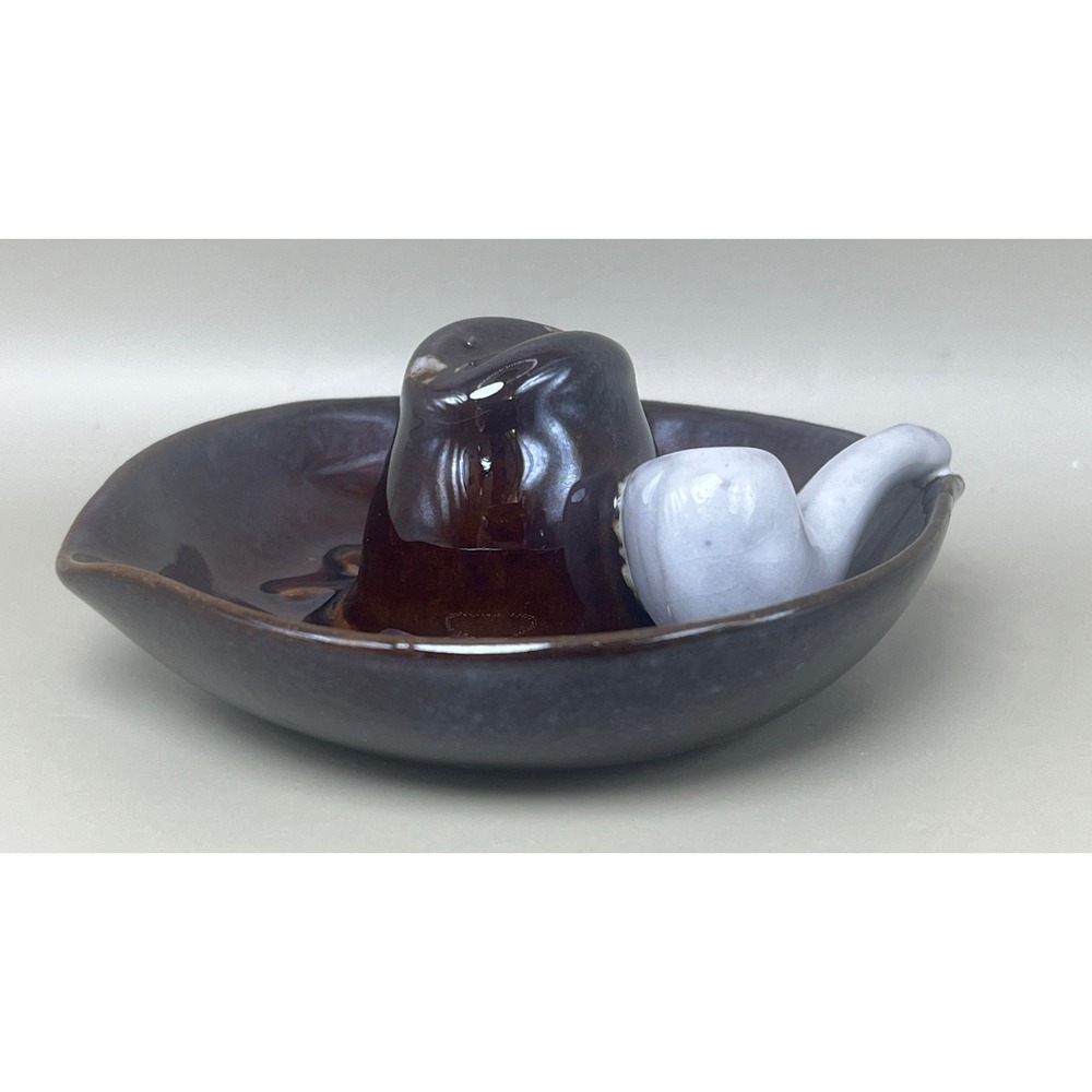 Ceramic‎ Cowboy Hat Pipe Ashtray Brown Western Tobacciana Trinket Japan 3.5" Vtg